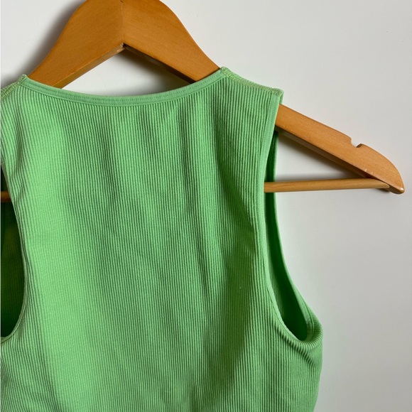 Cropped tank - Picture 7 of 8